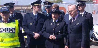 french_jha_minister_cazeneuven_europe_bridgen_with_francogerman_police_chiefs_400