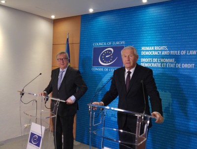 juncker__jagland_just_after_bump_with_eurofora_see_text_400